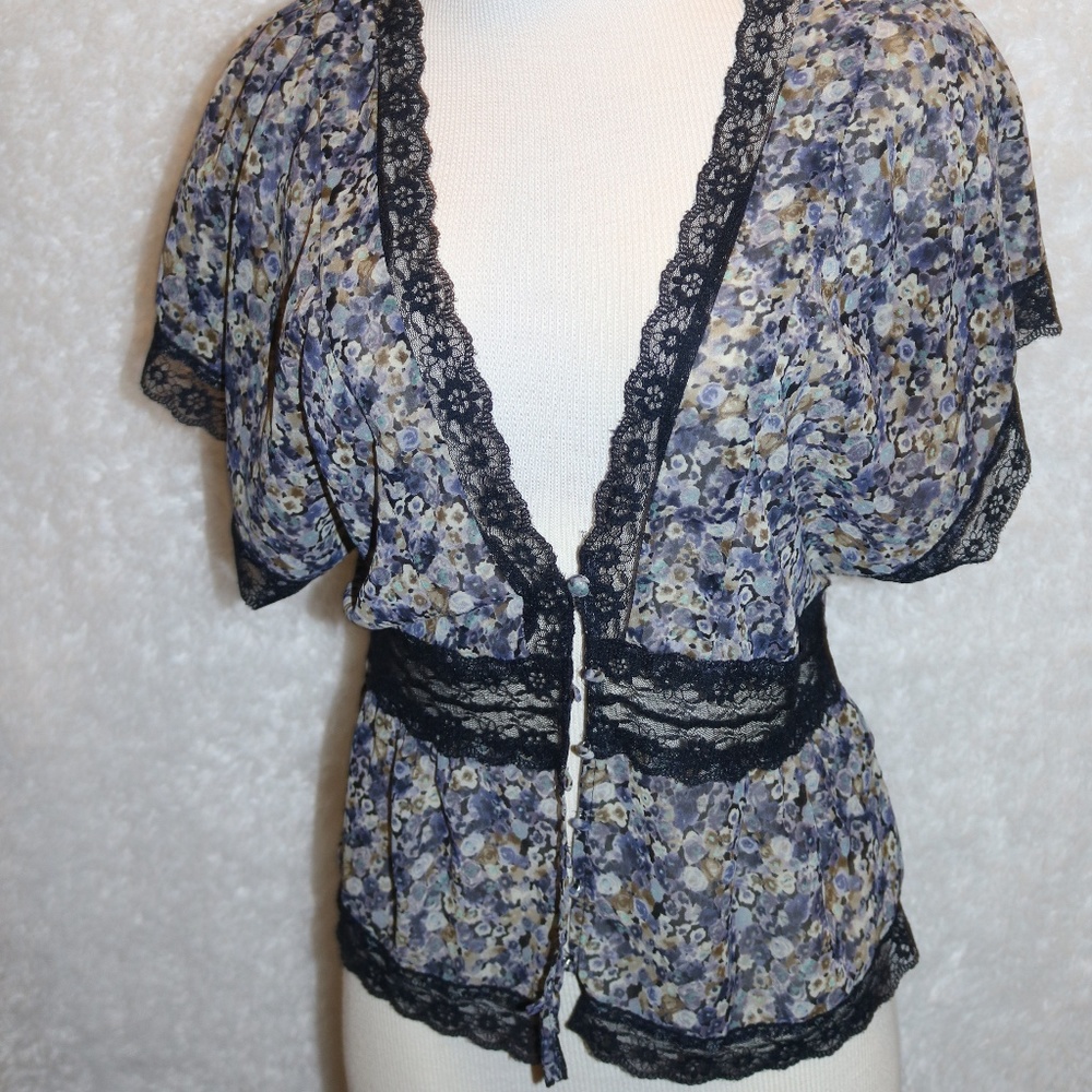 Elle sheer button up